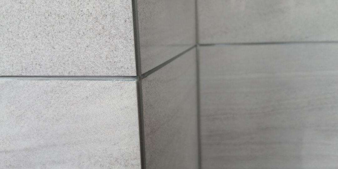 墙上瓷砖烂了一点边缝怎么办(墙上瓷砖烂了一点边缝怎么办视频) 墙上瓷砖烂了一点边缝怎么办(墙上瓷砖烂了一点边缝怎么办视频)