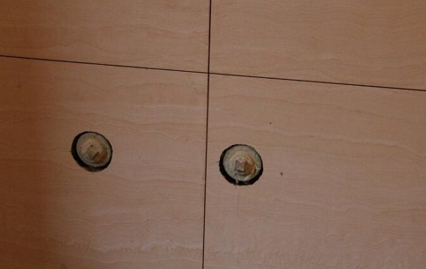 墙上打孔瓷砖不裂开技巧(瓷砖墙面怎么打孔才不伤到瓷砖) 墙上打孔瓷砖不裂开技巧(瓷砖墙面怎么打孔才不伤到瓷砖)