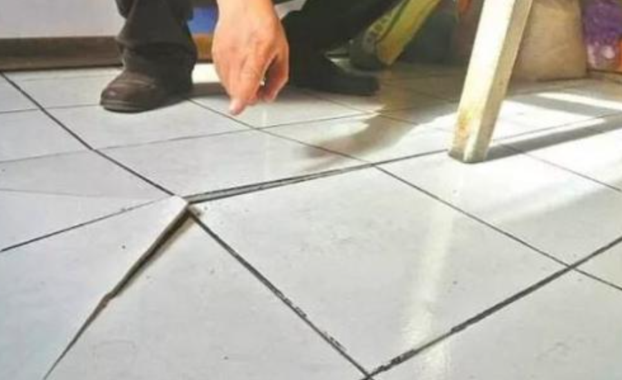 瓷砖变形拱起原因有哪些(瓷砖变形拱起原因有哪些方面) 瓷砖变形拱起原因有哪些(瓷砖变形拱起原因有哪些方面)